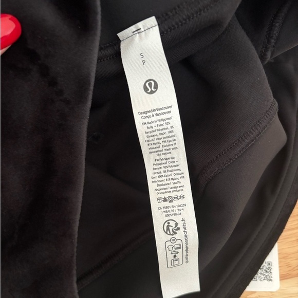 Lululemon | Women's Scuba High-Rise Velvet Mini Skirt Black Size Small NWT - Picture 8 of 8